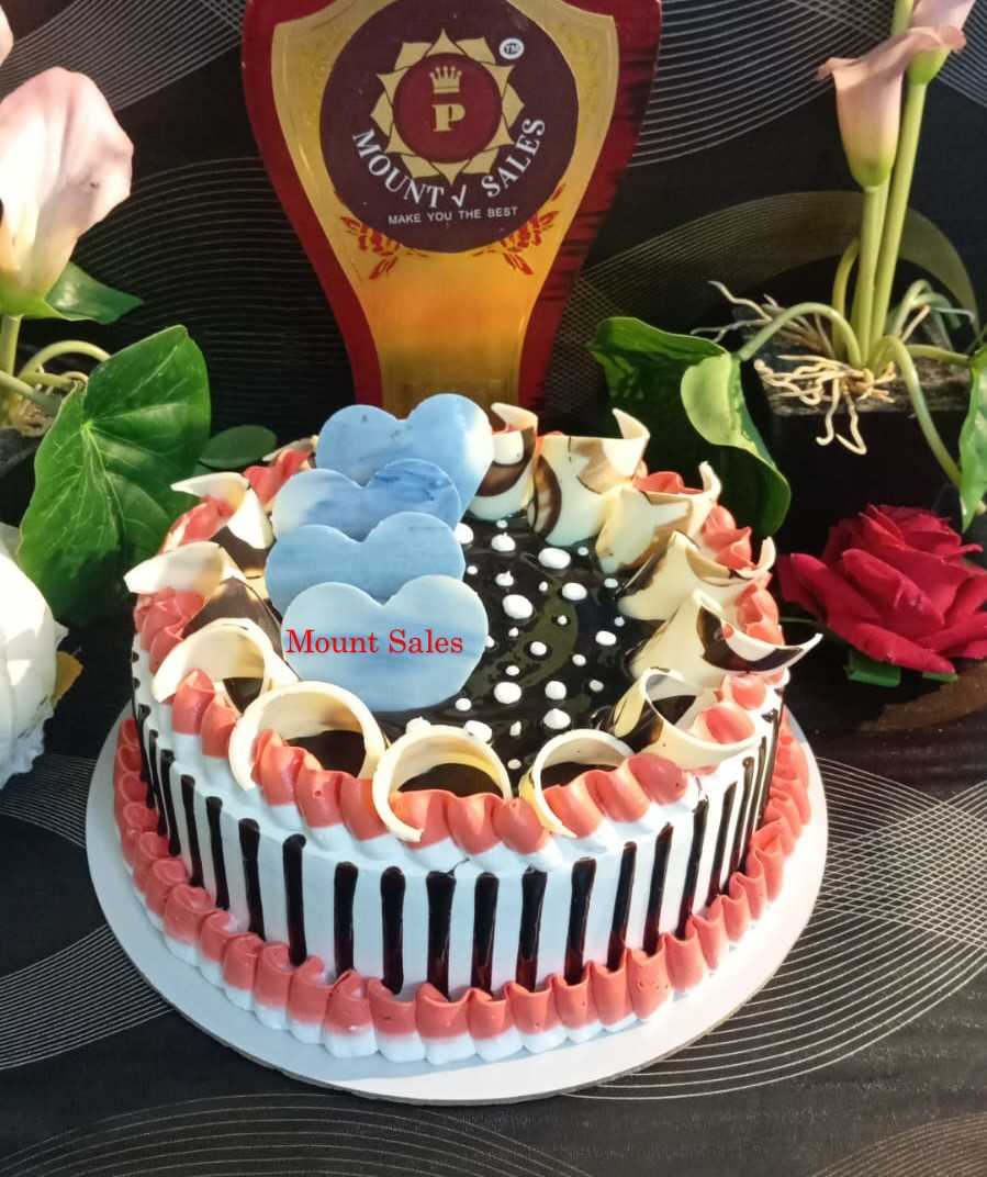 Premium RED N White Velvet Cake